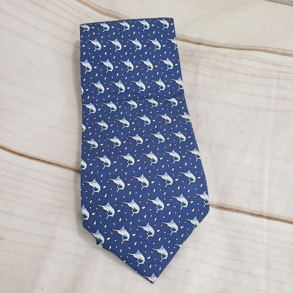 Vineyard Vines Swordfish Print Silk Tie USA Preppy Martha's Vineyard Blue White - Picture 1 of 6